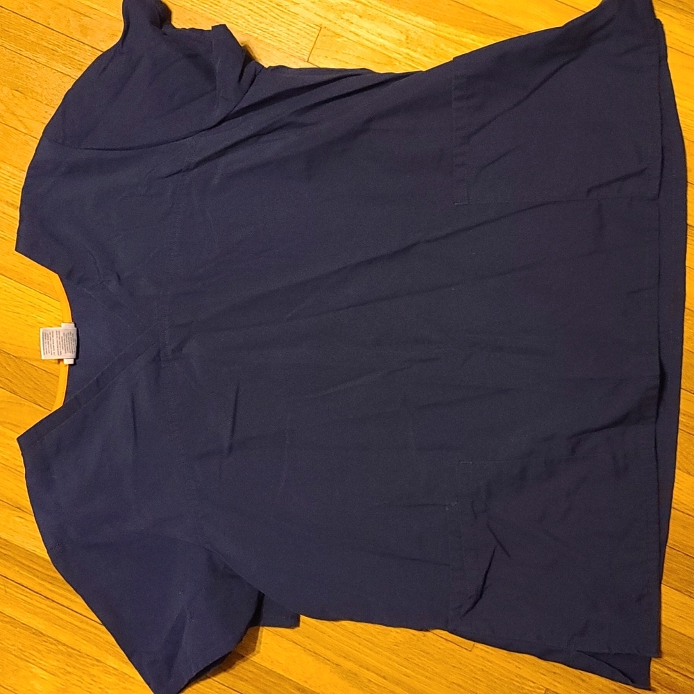 🦇2/$15 Women's plus Scrub Top